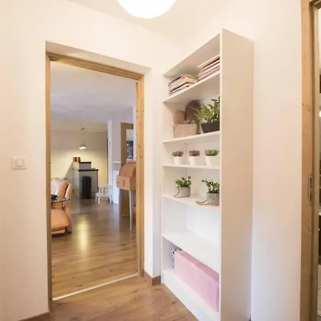 Apartment Duplex 10 Pers, 98m², Coeur Du Village, Balcon, Proche Telecabine Et Thermes, Parking Prive, Jacuzzi - Fr-1-296-340 *